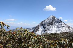 蓝天 阳光 白雪   三月小相岭许你美景如画